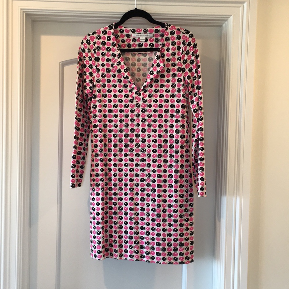 Diane Von Furstenberg size 6 pink/blk dress